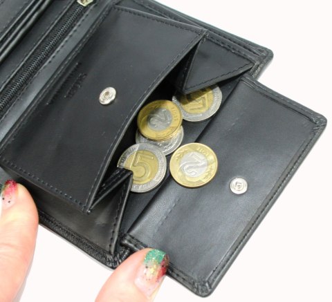 Portfel Męski Skórzany MONEY KEPPE Duży Pionowy Z Zapinką Dwa Skrzydełka CC5601B-4 RFID ,,MOTOCYKL,, CZARNY 13 x 10 x 2 [cm]
